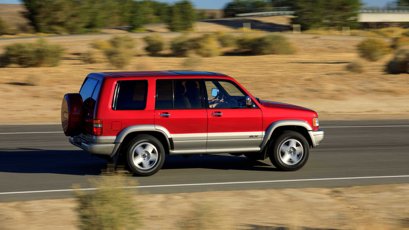 Illustration for article titled Remember The Acura SLX? This One Got A Very Modern Upgrade For Radwood